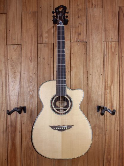 Orchestra Model (OM) - Engelmann Spruce Top and Philippine Ebony Back and Sides