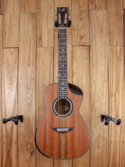 000-Travel - Mahogany Top, Back and Sides