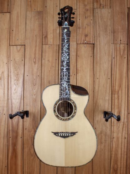 Orchestra Model (OM) - Engelmann Spruce Top, Mango Back and Sides