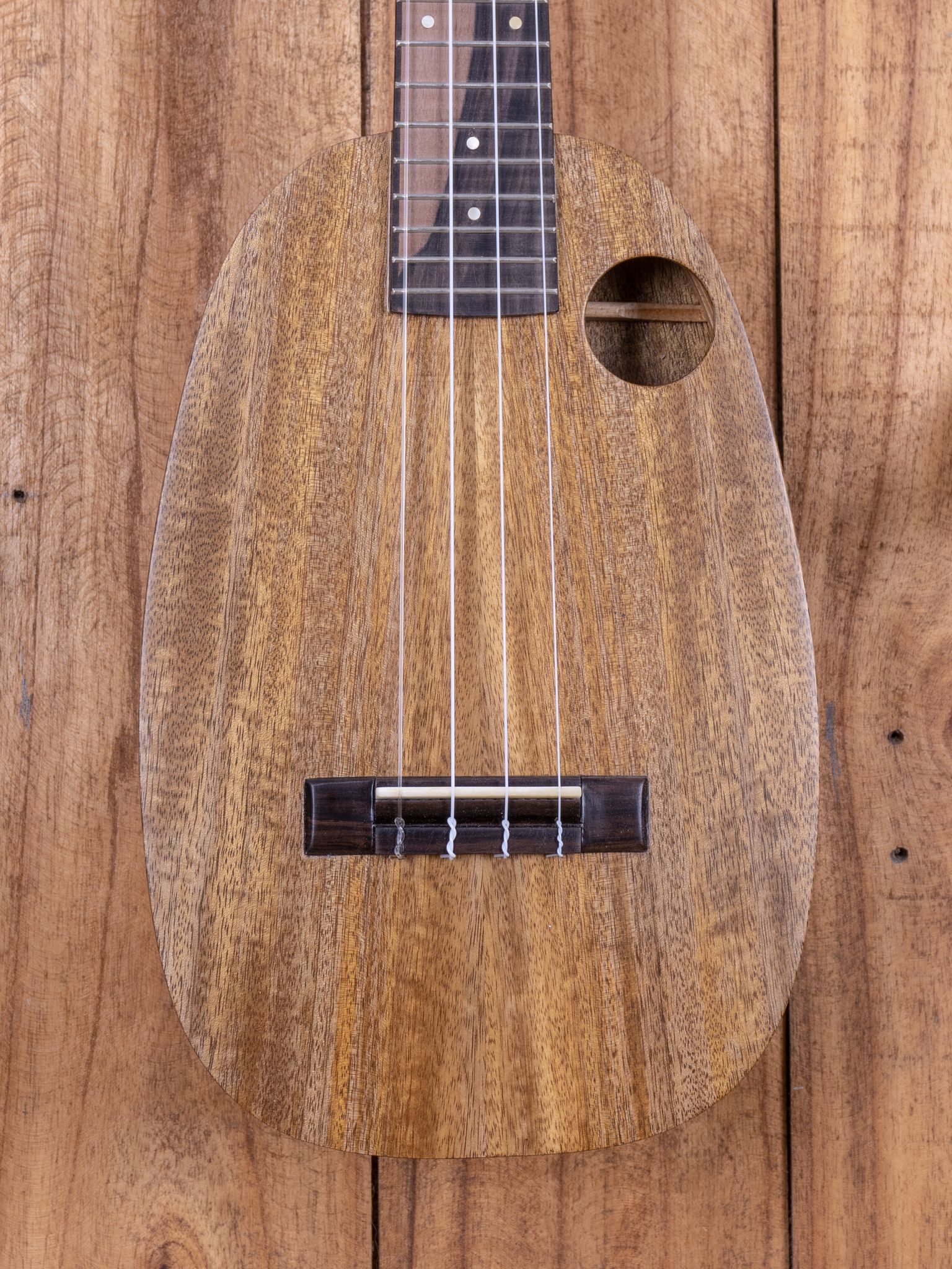Ukulele pineapple shape hotsell