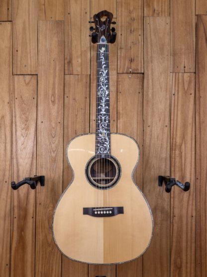 Orchestra Model (OM) - Engelmann Spruce Top and Philippine Ebony Back and Sides