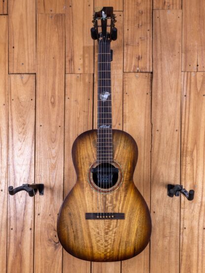 Custom Build #258 – Edgeburst Mango 00-12 Fret
